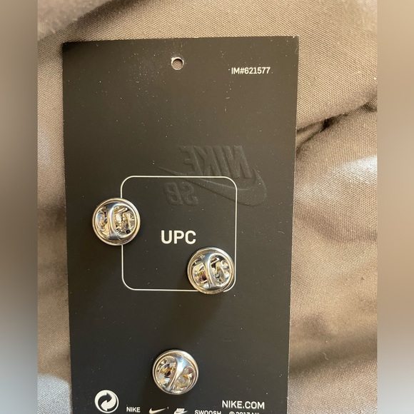 New Nike SB pin collection - Picture 2 of 3